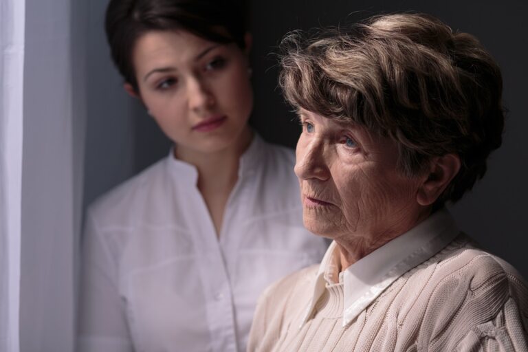 Read more about the article Różnice między chorobą Alzheimera a innymi rodzajami demencji – wszystko, co powinieneś wiedzieć